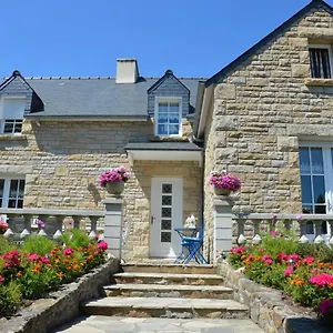 Alloggio in famiglia Chez Brigitte à L Habitant, Le Minihic-sur-Rance